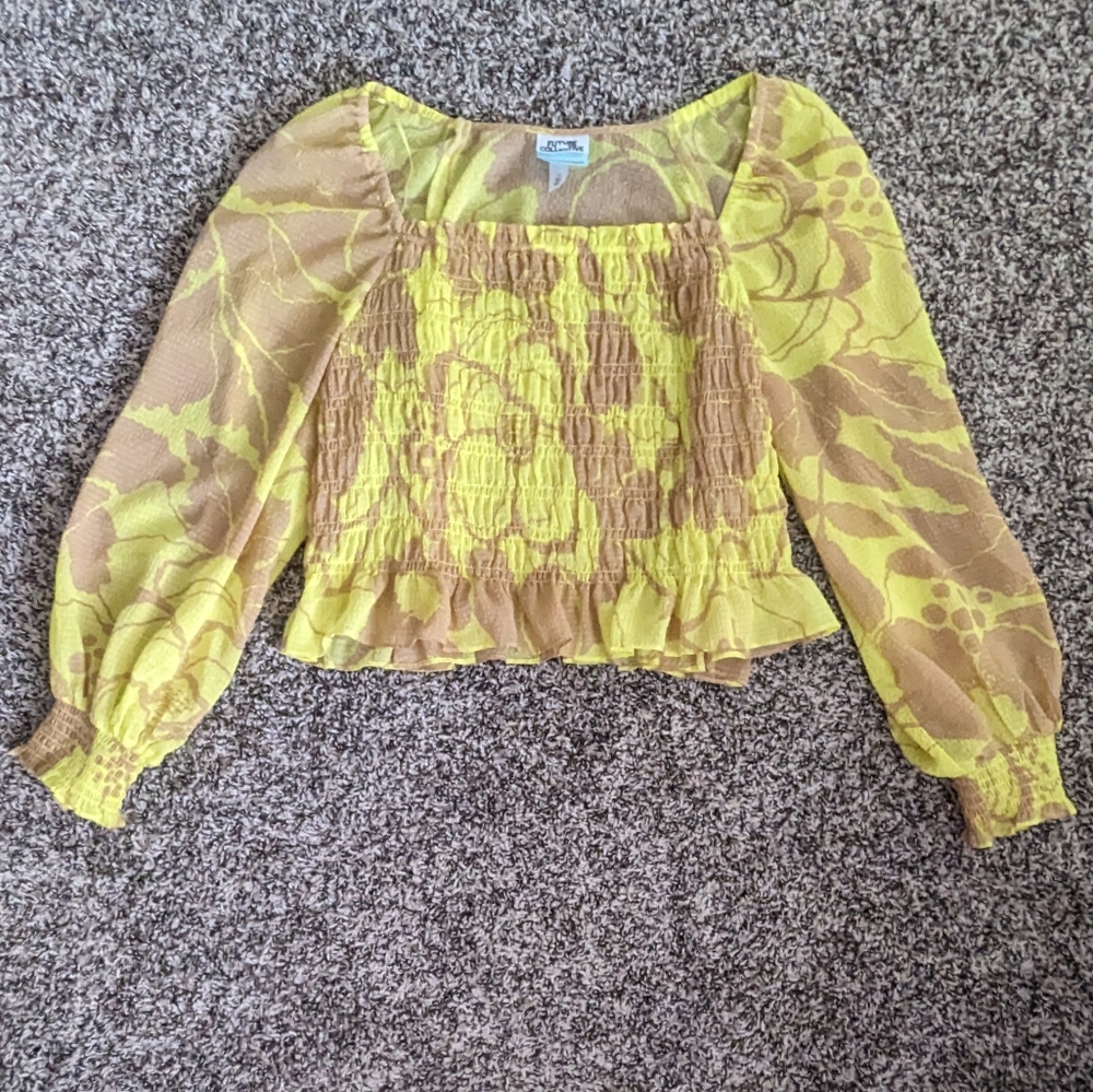 Neon crop top with puffer sleeves